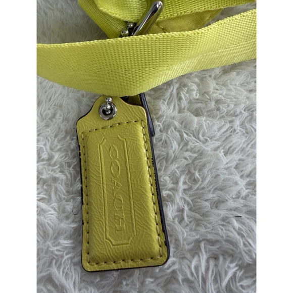 Vintage 90’s Coach Signature Logo Yellow
Nylon Colorblock Crossbody Bag F77408 - Picture 14 of 15